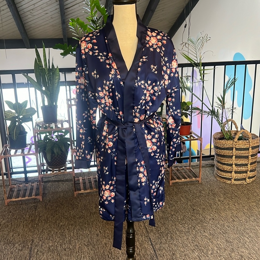 Morgan Lane satin robe navy floral size small nwt